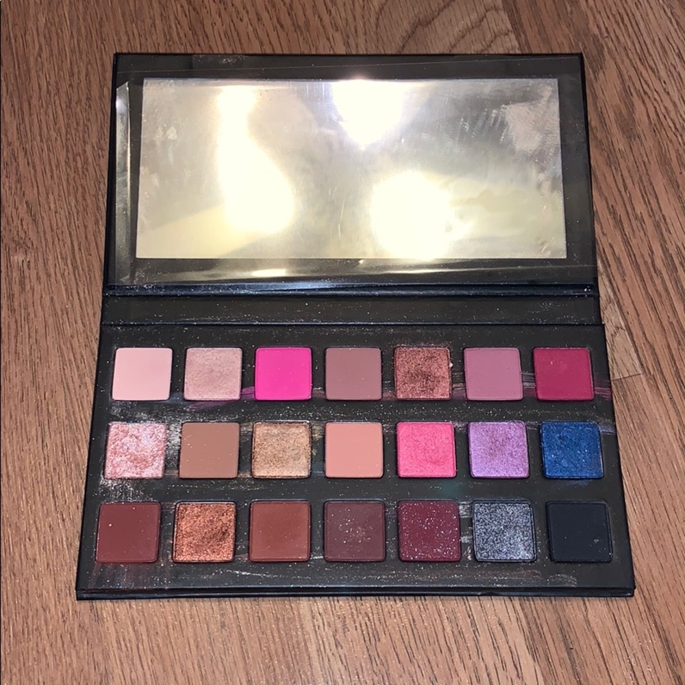 Sipping pretty palette by Kylie